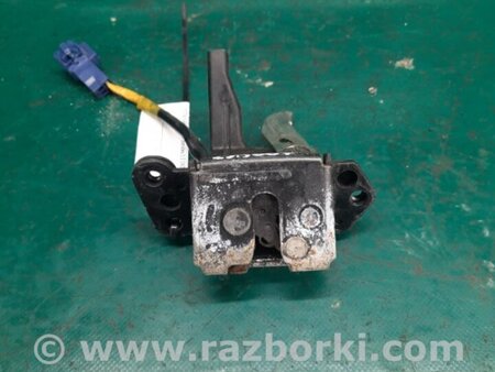 ФОТО Замок крышки багажника для Toyota Yaris (05-11) Киев