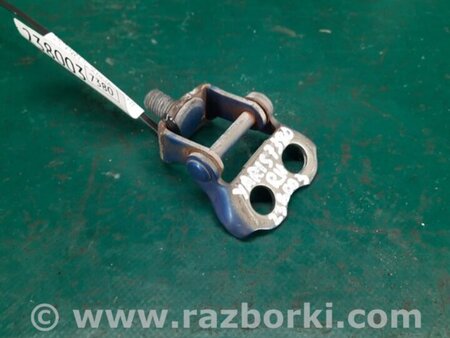 ФОТО Петля крышки багажника для Toyota Yaris (05-11) Киев