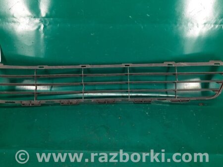ФОТО Решетка переднего бампера для Toyota Yaris (05-11) Киев