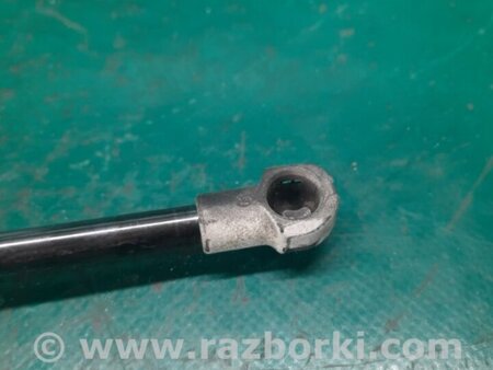 ФОТО Амортизатор крышки багажника для Toyota Yaris (05-11) Киев