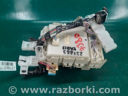 ФОТО Блок предохранителей салон для Toyota Yaris (05-11) Киев