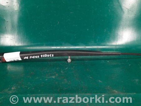 ФОТО Поводок дворника для Toyota Yaris (05-11) Киев
