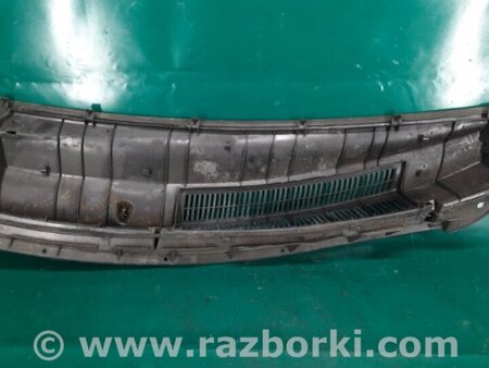 ФОТО Пластик под лобовое стекло (Жабо) для Toyota Yaris (05-11) Киев