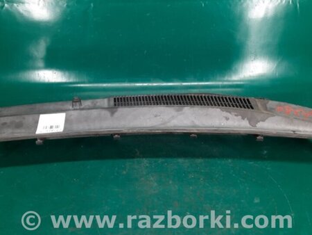 ФОТО Пластик под лобовое стекло (Жабо) для Toyota Yaris (05-11) Киев