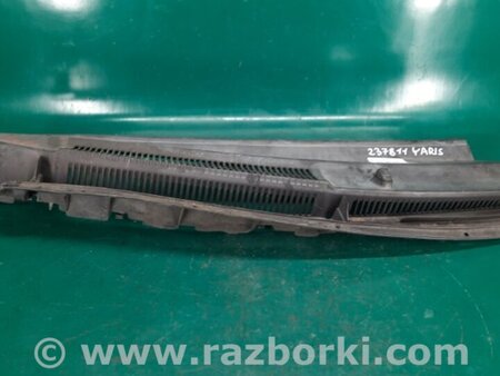 ФОТО Пластик под лобовое стекло (Жабо) для Toyota Yaris (05-11) Киев