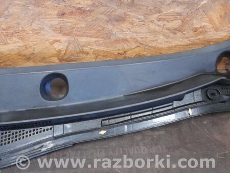 ФОТО Пластик под лобовое стекло (Жабо) для Mazda 5 CR (2006-2010) Киев