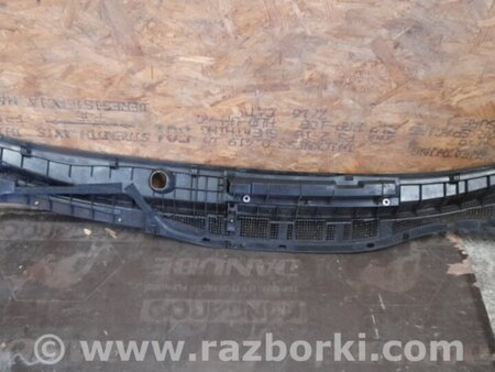ФОТО Пластик под лобовое стекло (Жабо) для Mazda 5 CR (2006-2010) Киев