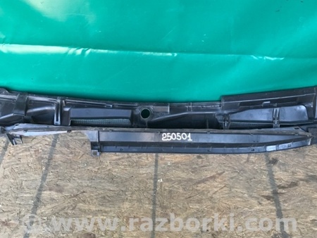 ФОТО Пластик под лобовое стекло (Жабо) для Toyota Land Cruiser Prado 150 Киев