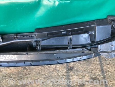 ФОТО Пластик под лобовое стекло (Жабо) для Toyota Land Cruiser Prado 150 Киев