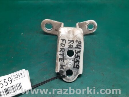 ФОТО Петля двери нижняя для KIA Forte TD (08-13) Киев