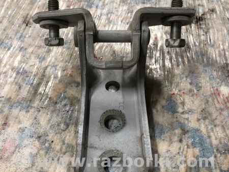 ФОТО Петля двери верхняя для Mitsubishi Galant Киев