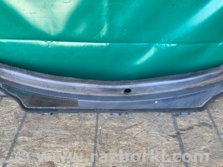 ФОТО Пластик под лобовое стекло (Жабо) для Jeep Grand Cherokee (11-22) Киев
