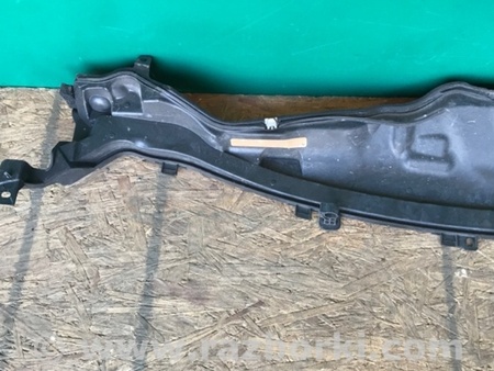 ФОТО Пластик под лобовое стекло (Жабо) для Ford Fiesta Mk6 (2008-2017) Киев