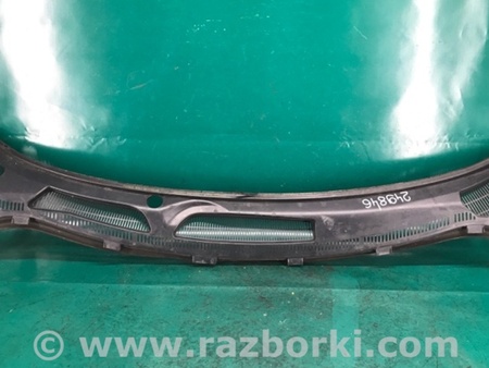 ФОТО Пластик под лобовое стекло (Жабо) для Ford Fiesta Mk6 (2008-2017) Киев