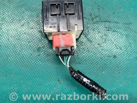 ФОТО Кнопка центрального замка для Toyota Sienna (11-16) Киев