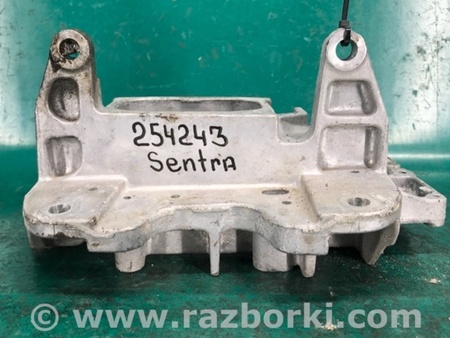 ФОТО Кронштейн крепления двигателя для Nissan Sentra B17 Киев