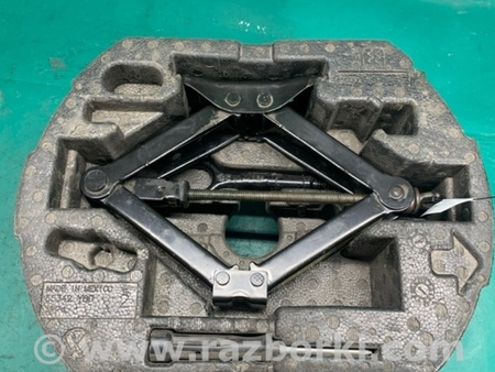 ФОТО Домкрат для Volkswagen Jetta USA (10-17) Киев