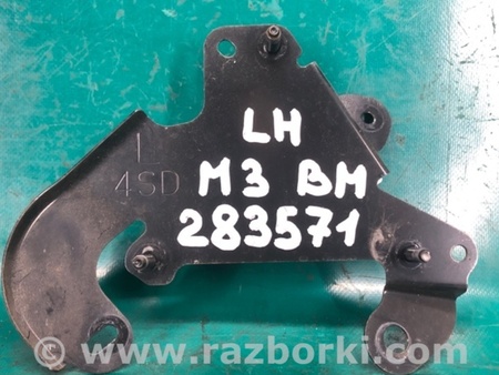 ФОТО Кронштейн датчика слепых зон для Mazda 3 BM (2013-...) (III) Киев