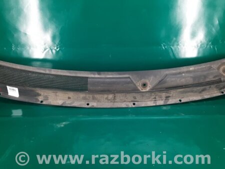 ФОТО Пластик под лобовое стекло (Жабо) для Jeep Cherokee (2014-) Киев