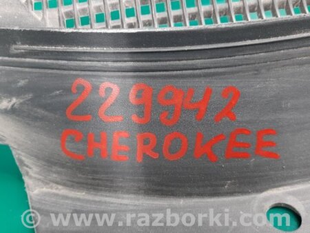 ФОТО Пластик под лобовое стекло (Жабо) для Jeep Cherokee (2014-) Киев
