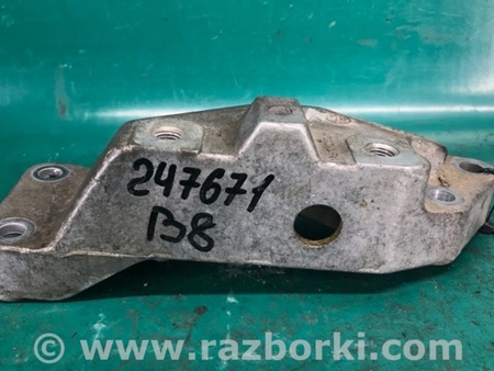 ФОТО Кронштейн крепления КПП для Volkswagen Passat B8 (07.2014-...) Киев