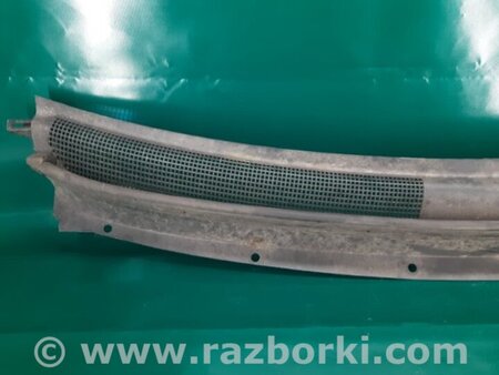 ФОТО Пластик под лобовое стекло (Жабо) для Jeep Cherokee (2014-) Киев