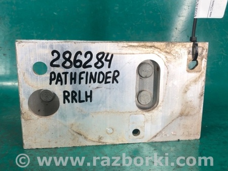 ФОТО Кронштейн усилителя заднего бампера для Nissan Pathfinder R52 Киев