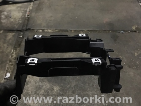 ФОТО Кронштейн троса КПП для Audi (Ауди) A3 8V1, 8VA, 8V7, 8VS (03.2012-...) Киев
