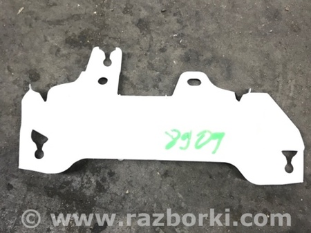 ФОТО Кронштейн решетки радиатора для Mazda 3 BM (2013-...) (III) Киев