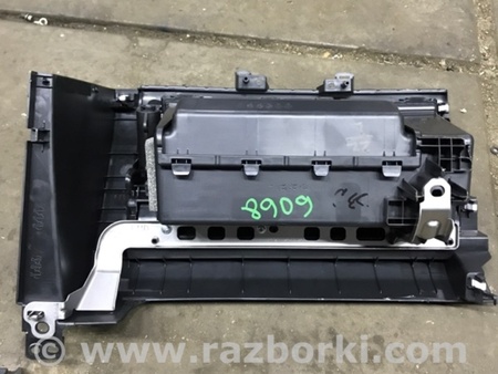ФОТО Бардачок для Mazda 3 BM (2013-...) (III) Киев