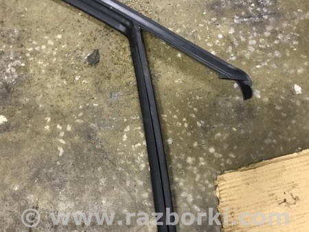 ФОТО Рамка стекла двери для Mazda 3 BM (2013-...) (III) Киев