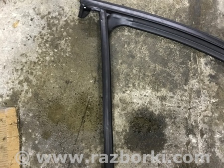 ФОТО Рамка стекла двери для Mazda 3 BM (2013-...) (III) Киев