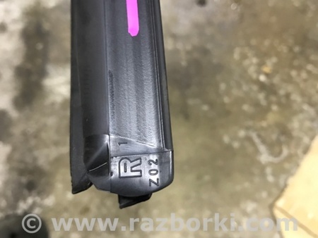 ФОТО Направляющая стекла двери для Mazda 3 BM (2013-...) (III) Киев