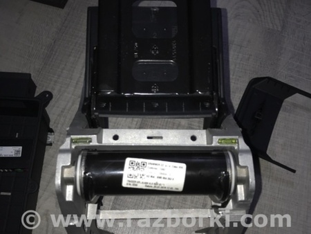 ФОТО Держатель для подлокотника для Audi (Ауди) A4 B8 - 8K2, 8K5 (08.2007-11.2015) Киев