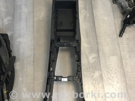 ФОТО Консоль центральная для Mazda 3 BM (2013-...) (III) Киев