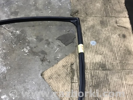 ФОТО Направляющая стекла двери для Subaru Legacy (все модели) Киев