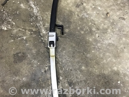 ФОТО Направляющая стекла двери для Mazda 3 BM (2013-...) (III) Киев