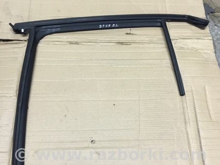 ФОТО Направляющая стекла двери для Mazda 3 BM (2013-...) (III) Киев