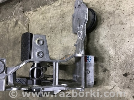 ФОТО Кронштейн для Audi (Ауди) A4 B8 - 8K2, 8K5 (08.2007-11.2015) Киев