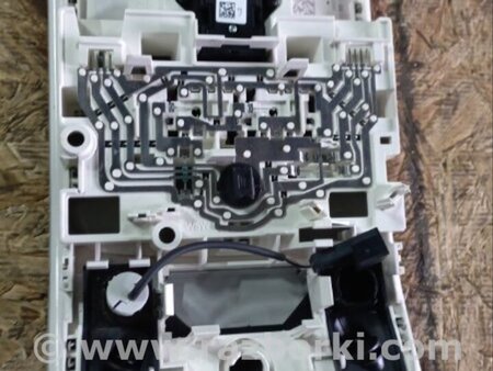 ФОТО Плафон подсветки салона для Audi (Ауди) A3 8V1, 8VA, 8V7, 8VS (03.2012-...) Киев
