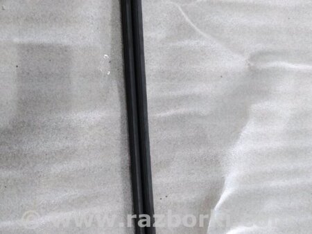 ФОТО Уплотнитель стекла двери для Porsche Cayenne Type 958 (10-18) Киев