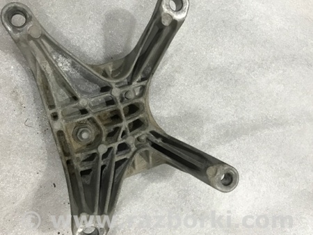 ФОТО Кронштейн для Audi (Ауди) A4 B8 - 8K2, 8K5 (08.2007-11.2015) Киев