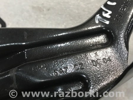 ФОТО Кронштейн для Audi (Ауди) A4 B8 - 8K2, 8K5 (08.2007-11.2015) Киев