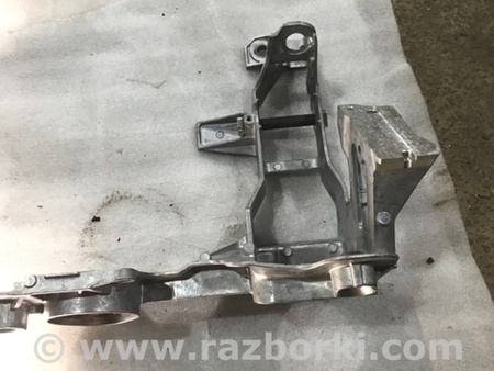 ФОТО Кронштейн для Audi (Ауди) A4 B8 - 8K2, 8K5 (08.2007-11.2015) Киев