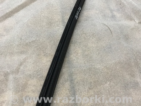 ФОТО Уплотнитель стекла двери для Audi (Ауди) A3 8V1, 8VA, 8V7, 8VS (03.2012-...) Киев