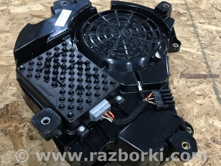 ФОТО Сабвуфер для Porsche Cayenne Type 958 (10-18) Киев