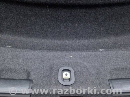 ФОТО Обшивка крышки багажника для Audi (Ауди) A4 B8 - 8K2, 8K5 (08.2007-11.2015) Киев