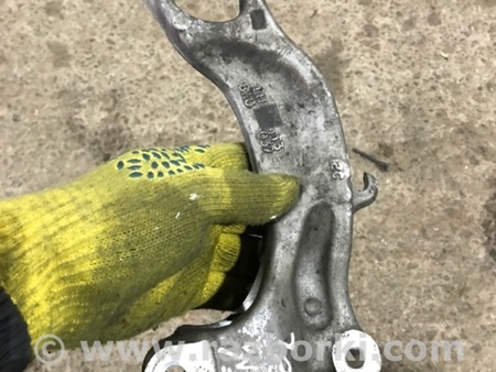 ФОТО Кронштейн для Audi (Ауди) A4 B8 - 8K2, 8K5 (08.2007-11.2015) Киев
