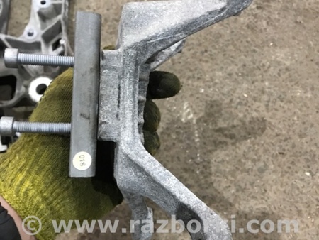 ФОТО Кронштейн для Audi (Ауди) A4 B8 - 8K2, 8K5 (08.2007-11.2015) Киев