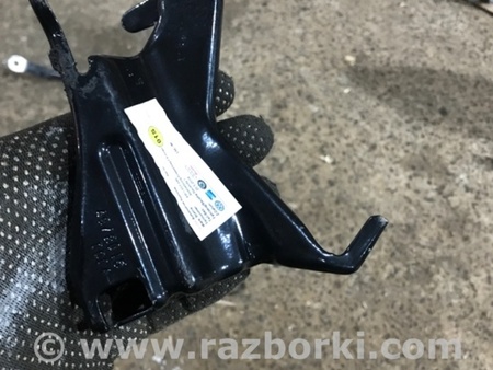 ФОТО Кронштейн для Audi (Ауди) A4 B8 - 8K2, 8K5 (08.2007-11.2015) Киев